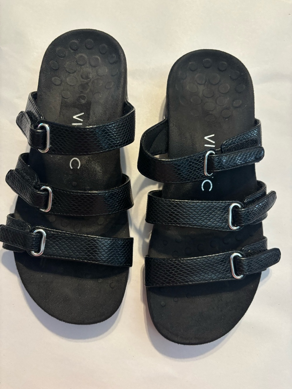 VIONIC Women’s slide Sandals 
Size 5